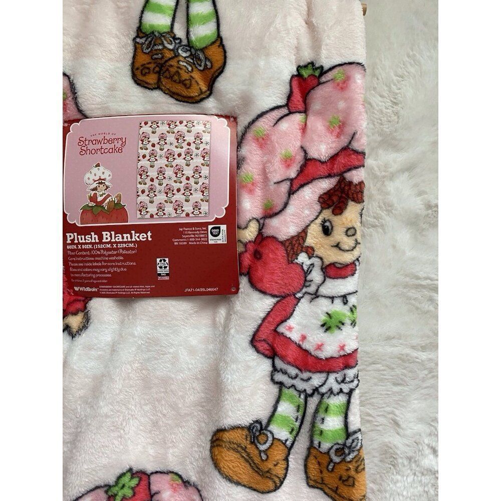 Strawberry Shortcake Classic 60 X 90” Soft Plush Blanket TWIN Size Poses Flowers - Picture 6 of 16